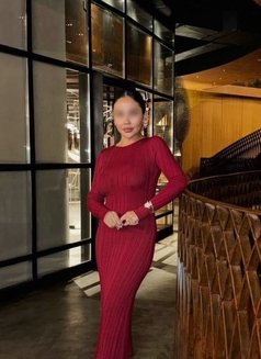 Sarah - escort in Dubai Photo 3 of 9