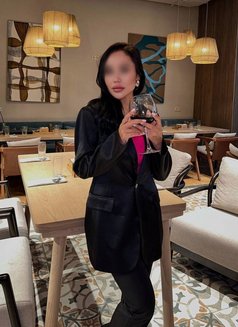 Sarah - escort in Dubai Photo 7 of 9