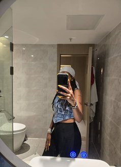 Sarah - puta in Ko Samui Photo 8 of 9