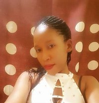 Sarah - puta in Pune Photo 1 of 2