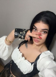 Sarah Lady - Transsexual escort in Beirut Photo 5 of 17