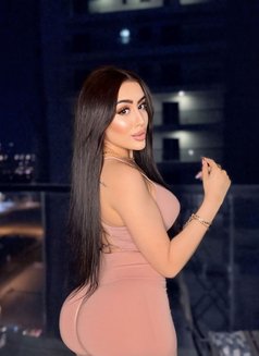 Sarah Lebanese - puta in Dubai Photo 14 of 18