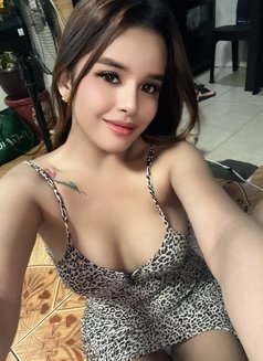 Fresh and young girl - escort in Makati City Photo 1 of 11