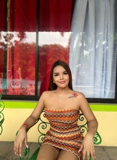 Fresh and young girl - escort in Makati City Photo 7 of 11