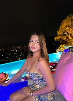 Fresh and young girl - escort in Makati City Photo 11 of 11