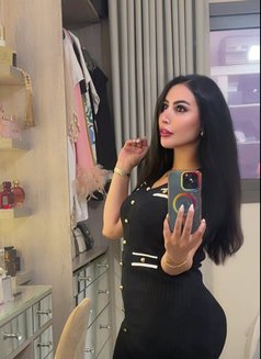 Sarah - escort in Riyadh Photo 3 of 7