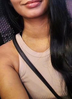 Sarah New Young Model - puta in Colombo Photo 1 of 4