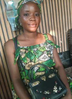Sarah - puta in Lagos, Nigeria Photo 1 of 1