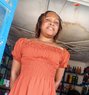 Sarah - puta in Lagos, Nigeria Photo 1 of 1