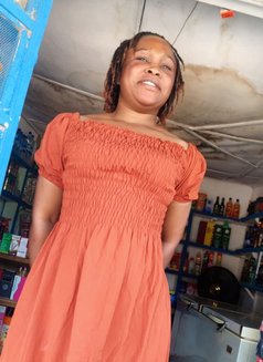 Sarah - puta in Lagos, Nigeria Photo 1 of 1