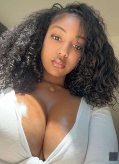 SARAH NURU MASSAGE QUEEN - escort in Candolim, Goa Photo 9 of 9