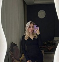 Sarah - puta in Muscat Photo 3 of 4