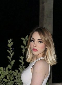 Sarah - escort in Muscat Photo 4 of 4