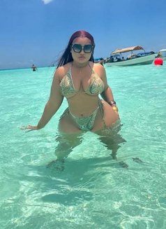 Sarah - escort in Kolkata Photo 2 of 3
