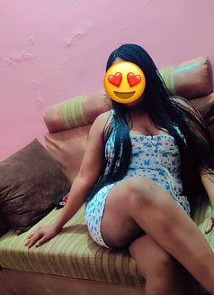 Sarah - escort in New Delhi Photo 2 of 4