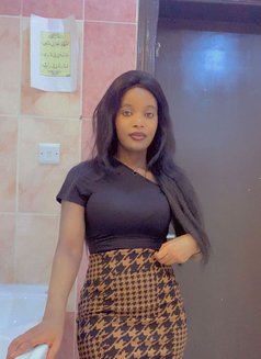 Sarah - puta in Riyadh Photo 7 of 12