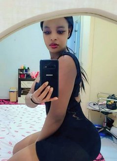 Sarah - puta in Riyadh Photo 8 of 12