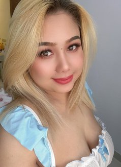 Sarah - escort in Al Manama Photo 10 of 10