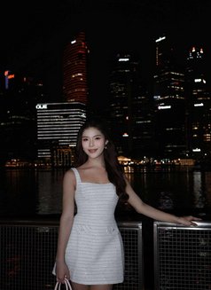Sarah - escort in Bangkok Photo 3 of 12