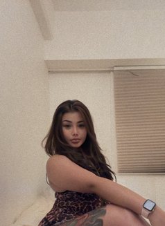 Sarah - escort in Bangkok Photo 4 of 16