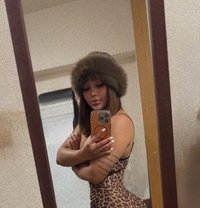 Sarah.K arrived 9th - puta in Iwakuni