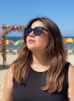 Sarah - puta in Khobar Photo 8 of 9