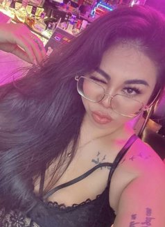 Sarah - escort in Phuket Photo 2 of 9