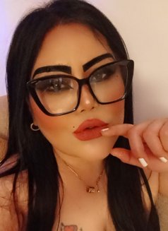 Sarah - escort in Riyadh Photo 1 of 6