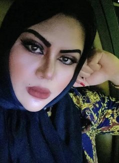 Sarah - escort in Riyadh Photo 5 of 6