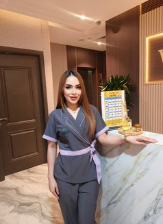 Sarah Thailand - masseuse in Abu Dhabi Photo 14 of 16