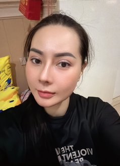 Sarah - escort in Bangkok Photo 8 of 11