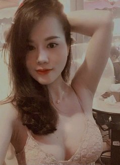 Sarah - puta in Hanoi Photo 5 of 7