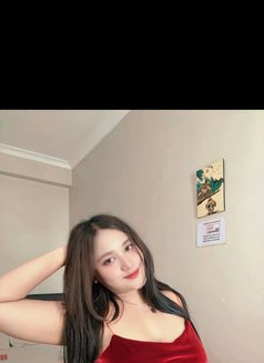 Sarahh - escort in Kuala Lumpur Photo 3 of 6