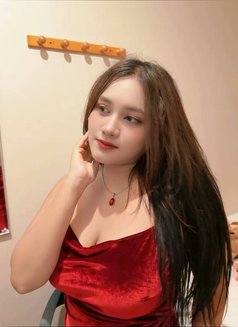Sarahhh - escort in Singapore Photo 2 of 4
