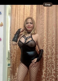 Sarahjane Party Girl - puta in Abu Dhabi Photo 30 of 30