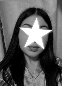 Sarahmea - escort in Riyadh Photo 1 of 4