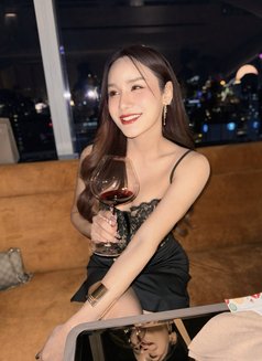 Sarahwinter - Transsexual companion in Bangkok Photo 19 of 21