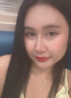Saralee - escort in Bangkok Photo 3 of 5