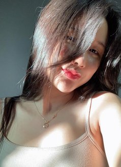 Saralee - escort in Bangkok Photo 4 of 5