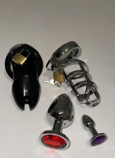 Saran - dominatrix in Lyon Photo 1 of 3