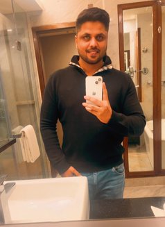 Saran - Male escort in Gurgaon Photo 2 of 4