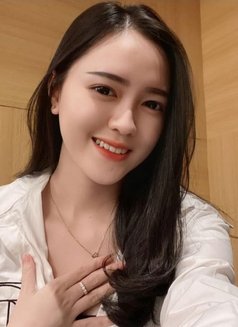 Saras - masseuse in Surabaya Photo 3 of 4