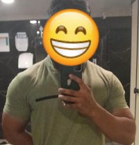 Saravana - Male adult performer in Chennai