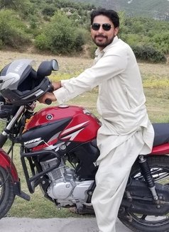 Sardar Waqas - Male companion in Islamabad Photo 3 of 6