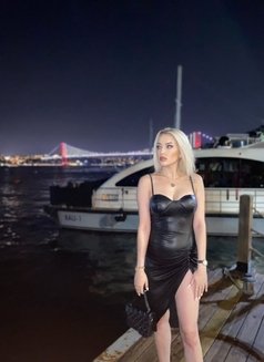 Sare - escort in İstanbul Photo 1 of 10