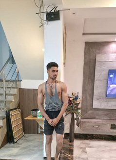 Sarfaraz - Male escort in Mumbai Photo 3 of 3