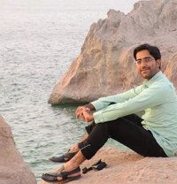 Sarfaraz - Acompañantes masculino in Karāchi