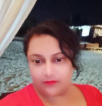 Sari - escort in Pune