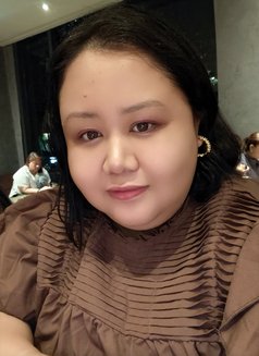 SARI - GFE/CONTENTS - escort in Manila Photo 7 of 13