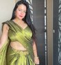 Sarika - puta in Lucknow Photo 1 of 2
